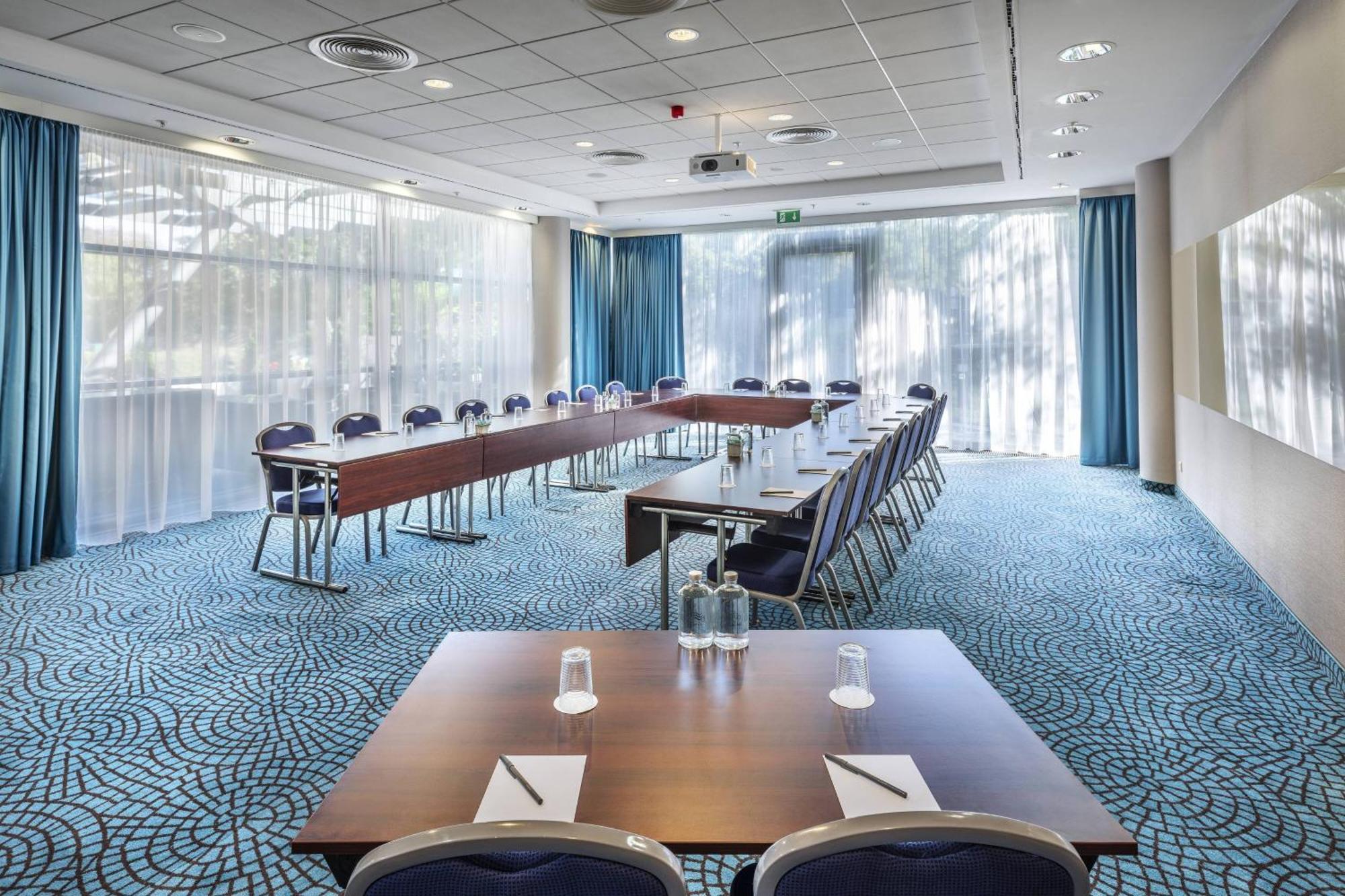 Courtyard By Marriott 4*