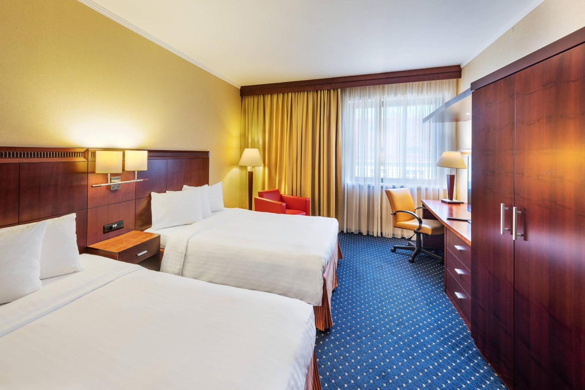 Courtyard By Marriott Hotel