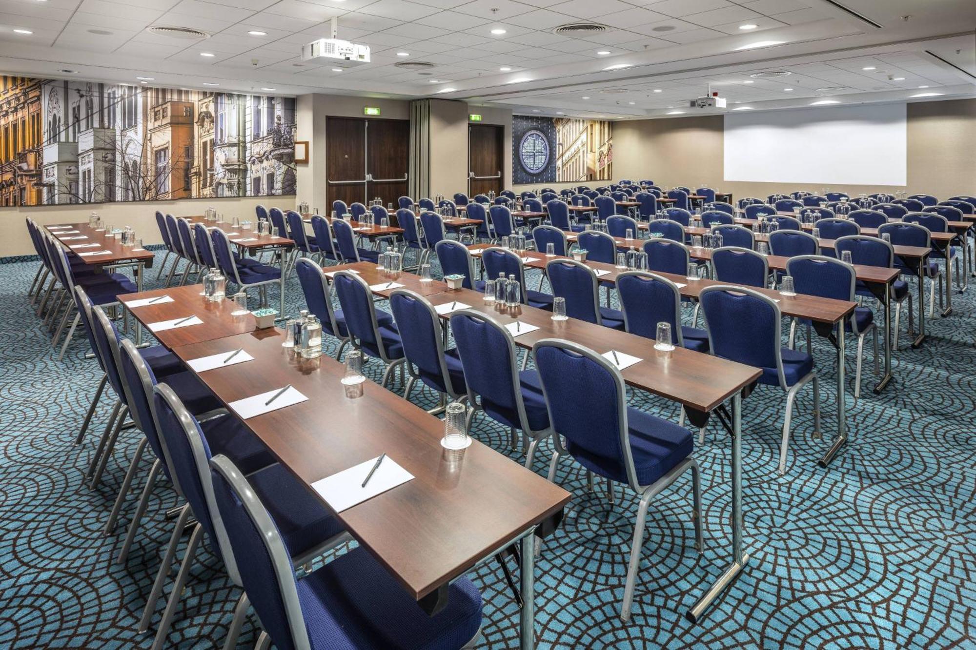 Courtyard By Marriott 4* Prag