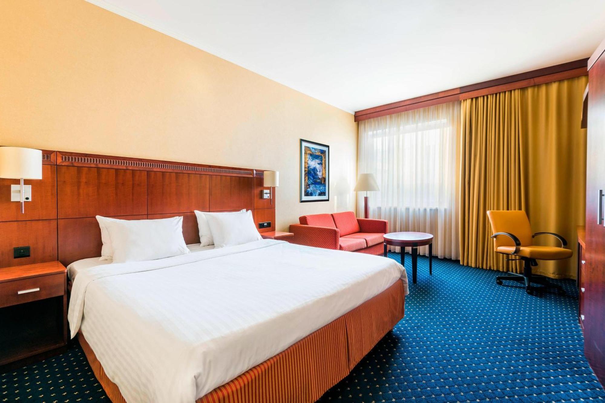 Courtyard By Marriott 4* Prag